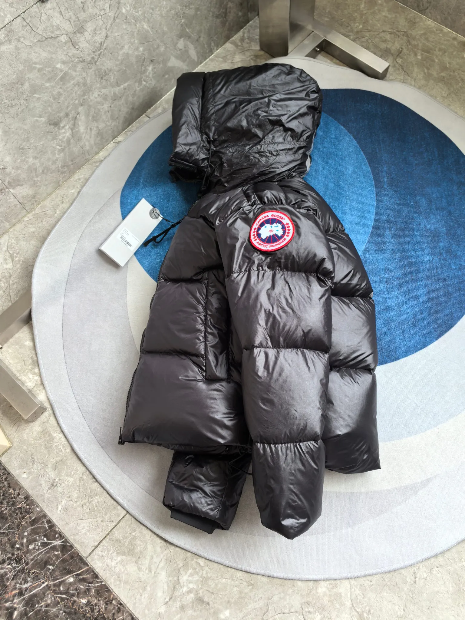 P760 2252M Crofton Puffer Unisex Jacket Down Jacket. Color: black with red label. Size: S M L XL XXL.